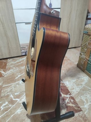 Guitarra Electroacústica Takamine con funda