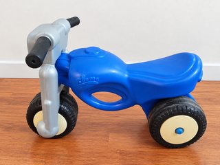 Moto correpasillos Dolu infantil azul
