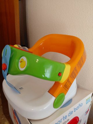 Soporte para bebé con juguetes