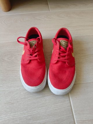 Nike Stefan Janoski Talla 38 Rojas y Doradas