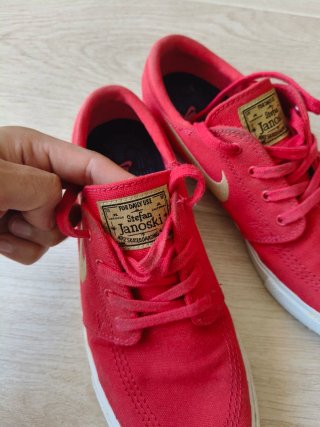 Nike Stefan Janoski Talla 38 Rojas y Doradas