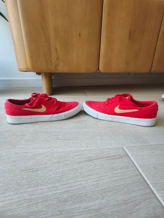 Nike Stefan Janoski Talla 38 Rojas y Doradas