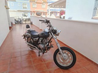 Moto 125 Custom Dorton Negra