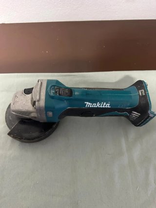 Rebarbadora Makita