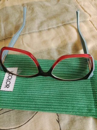 Gafas de vista modernas+collar sin estrenar