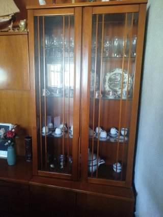 Conjunto Mueble Comedor Madera y mesa con sillas