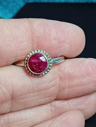 Anillo Plata Ley rubí facetado