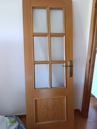 Puerta de madera de roble