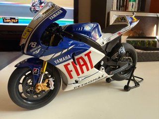 Maqueta Yamaha 1/12 Rossi