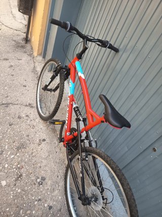 Bicicleta de Montaña Roja
