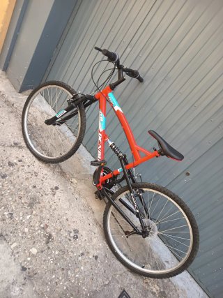 Bicicleta de Montaña Roja