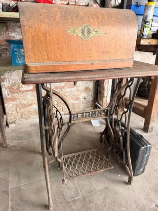 Máquina de coser Singer antigua