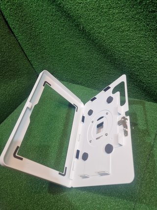 Soporte Pared Beelta iPad 10,9”/Pro 11” Antirrobo