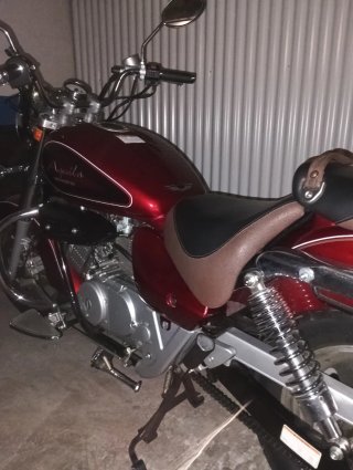 Motocicleta Aquila 125cc Cruiser