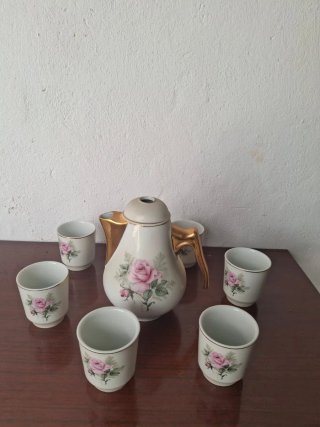 Juego café/licor vintage rosas muy bonito
