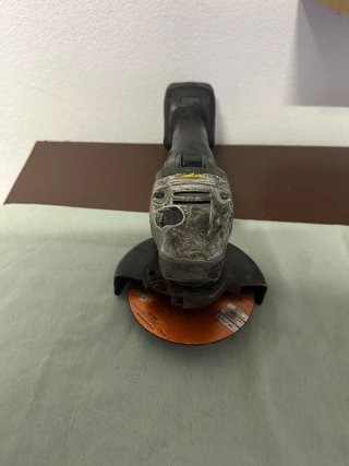 Rebarbadora Makita