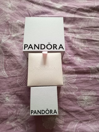 Cajas Pandora Blancas y Beige