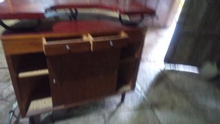 Mueble Bar con 2 Taburetes