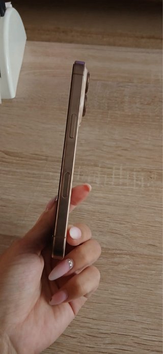 iPhone 16 Pro Gold