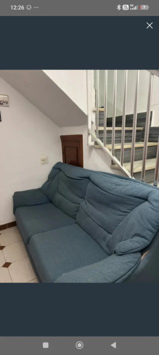 Sofá azul de tela
