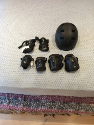 Casco y protecciones bici/skate infantil XS