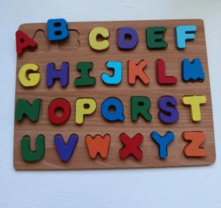 Puzzle de letras de madera
