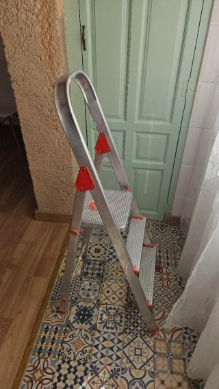 Escalera plegable Rolser