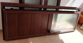 Puerta aluminio exterior marrón