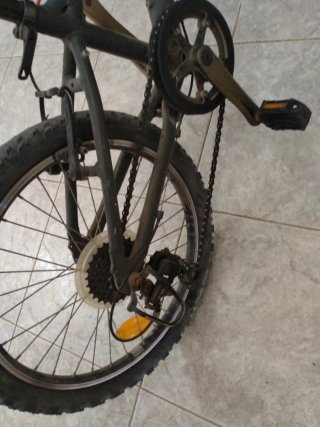 Bicicleta de montaña naranja