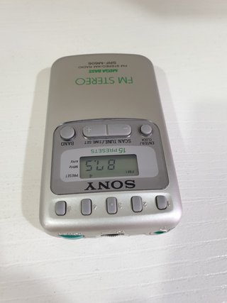 Radio Portátil Sony SRF-M606 FM/AM Mega Bass