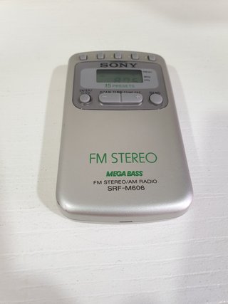 Radio Portátil Sony SRF-M606 FM/AM Mega Bass