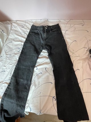 Pantalón Stradivarius negro flare