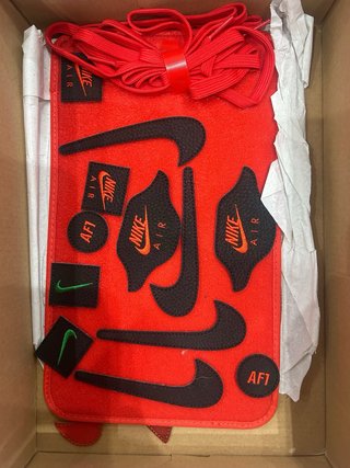 Nike Air Force 1 Rosse e Nere