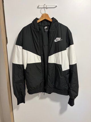 Chaqueta Bomber Nike Negra y Blanca Talla M