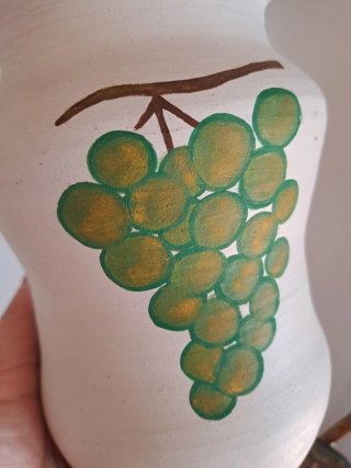 Vaso artigianale decorato con uva