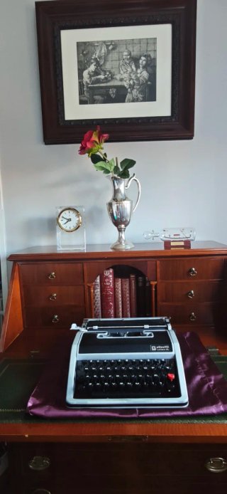 Máquina de escribir Olivetti Lettera DL