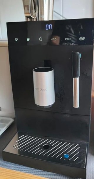 Cafetera Cecotec Superautomática