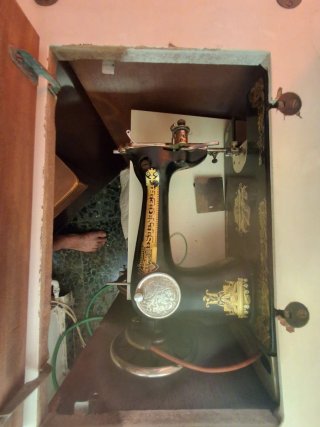 Máquina de coser Singer antigua