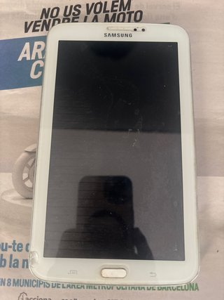 Tabletas y celular para piezas de mantenimiento
