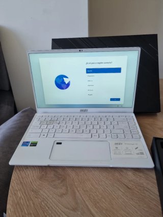MSI Portátil Blanco
