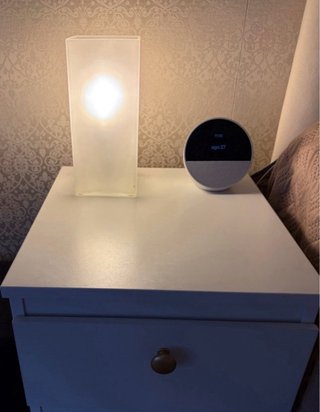 Lámpara Mesilla de Vidrio de IKEA modelo GRÖNÖ.