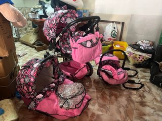 Passeggino per neonati e seggiolino auto abbinati