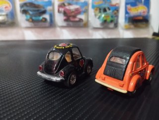 Kintoy VW Beetle y Citroën 2CV