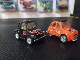 Kintoy VW Beetle y Citroën 2CV