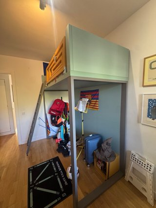 Cama alta infantil + escalera