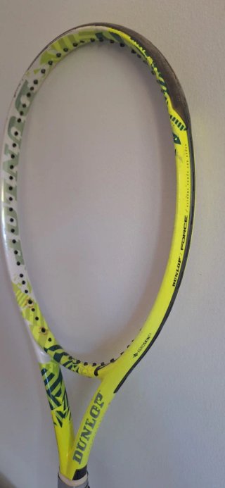 Raqueta de tenis Dunlop con funda