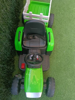 Trattore elettrico per bambini con rimorchio
