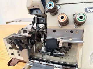 Máquina Overlock Industrial Brother EF4-B531