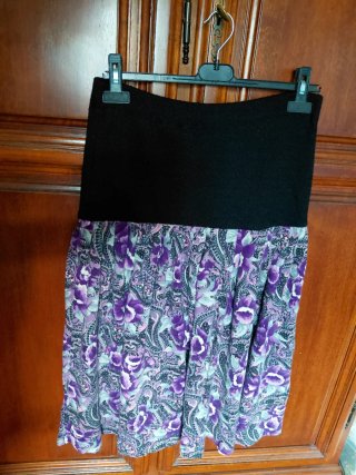 Completo gonna e maglia fiori viola