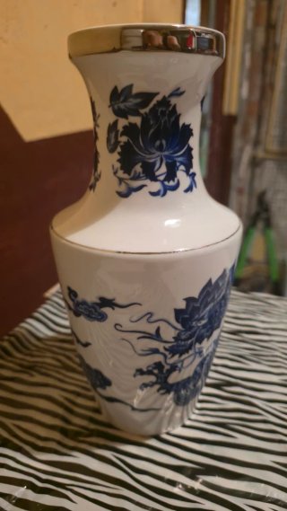 Jarrón Chino Dragón Azul y Blanco Porcelana